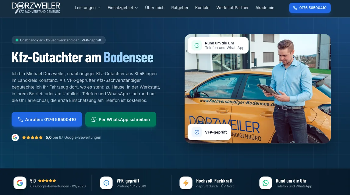 Startseite von sachverstaendiger-bodensee.de: Kfz-Gutachter Michael Dorzweiler mit Tablet vor seinem Firmenwagen